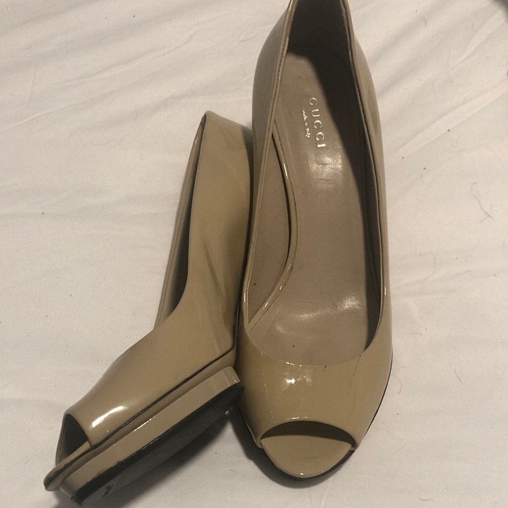Gucci Women's Beige Peep-Toe Heels